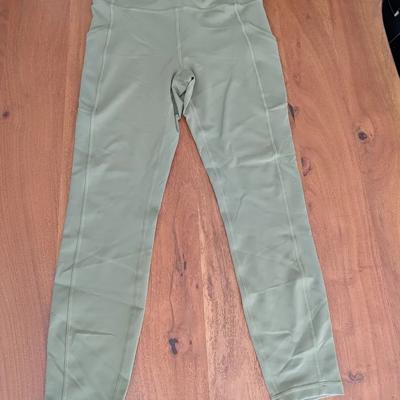 Lululemon Green Activewear - Picture 3 of 5
